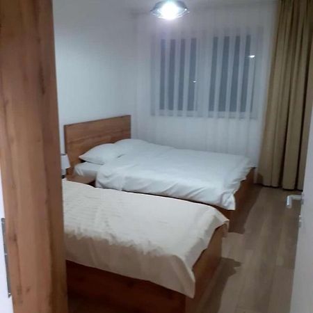 Banesa Ne Qender Te Pejes Apartment Exterior foto